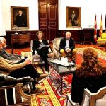La presidenta de la Diputación de Palencia, Ángeles Armisén, se reúne con los representantes del Ayuntamiento de Perales