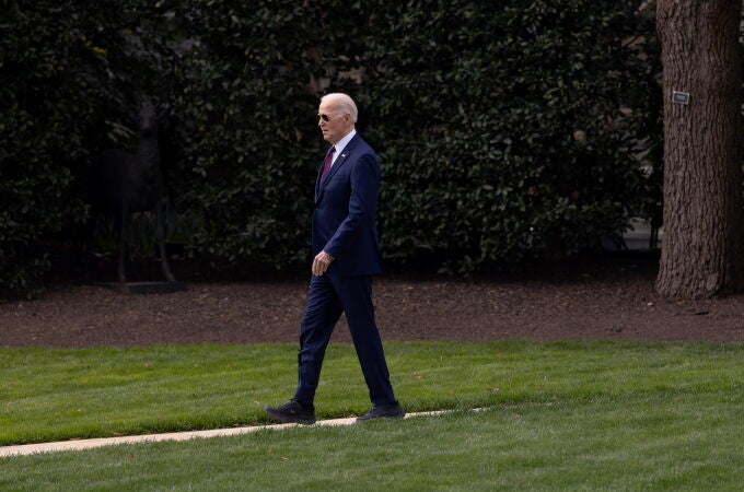 President Biden departs White House en route to Milwaukee