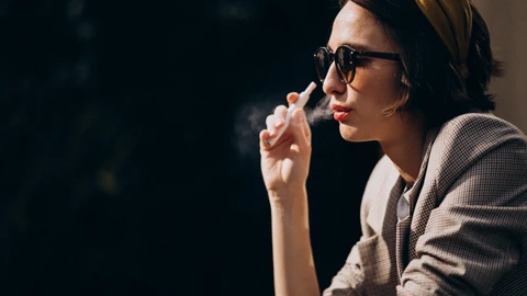 El cigarrillo electrónico es "sustancialmente menos dañino que fumar" según el principal organismo de salud británico