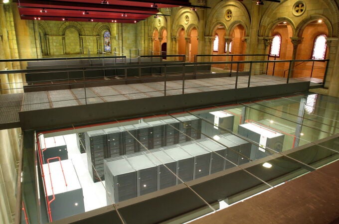 B10. Barcelona, 12/04/05.- El Barcelona Supercomputing Center-Centro Nacional de Computación (BSC-CNS), que acoge el superordenador "Mare Nostrum", el cuarto más potente del mundo y el primero instalado en un centro público de investigación, ha comenzado hoy a funcionar oficialmente. EFE/MG