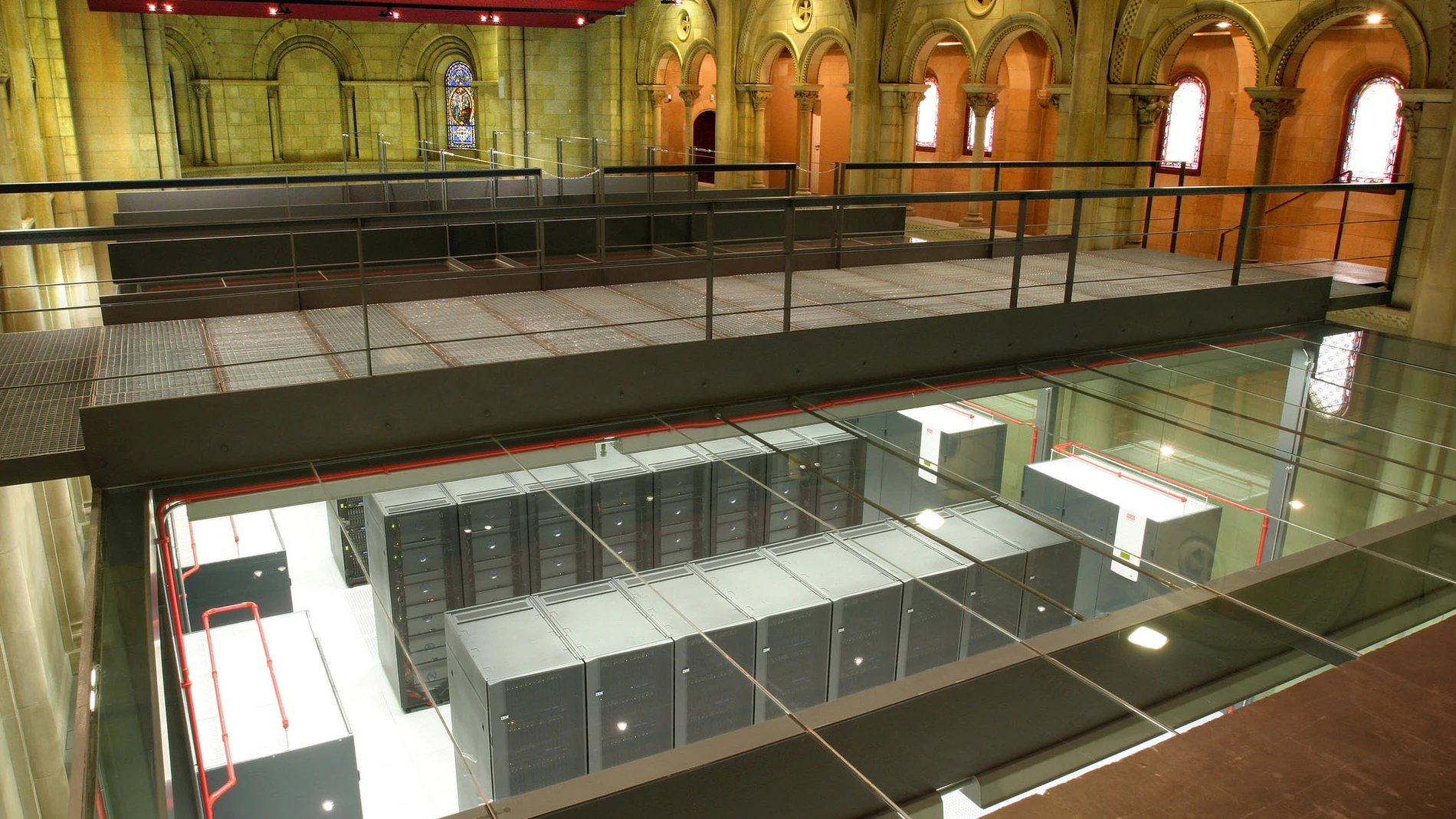 B10. Barcelona, 12/04/05.- El Barcelona Supercomputing Center-Centro Nacional de Computación (BSC-CNS), que acoge el superordenador "Mare Nostrum", el cuarto más potente del mundo y el primero instalado en un centro público de investigación, ha comenzado hoy a funcionar oficialmente. EFE/MG