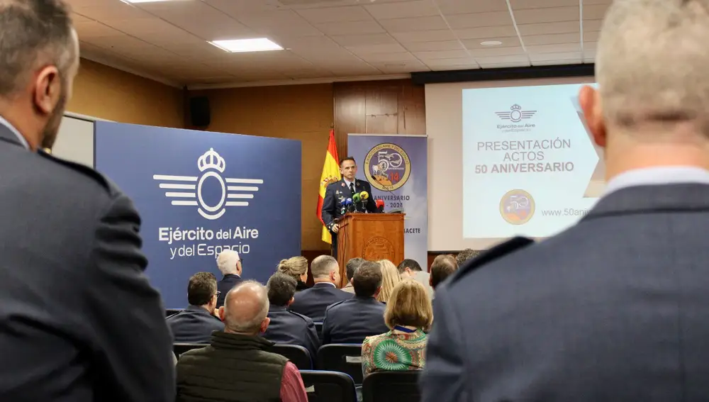 El coronel Ignacio Zulueta presentado los actos programados en la ciudad de Albacete con motivo del 50 aniversario del Ala 14 de la Base Aérea de Los Llanos