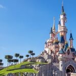 Icónico castillo de Disneyland Paris