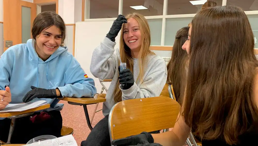 El centro fomenta la autonomía y seguridad de los alumnos a lo largo de su crecimiento, fortaleciendo así su interés en futuros proyectos académicos.