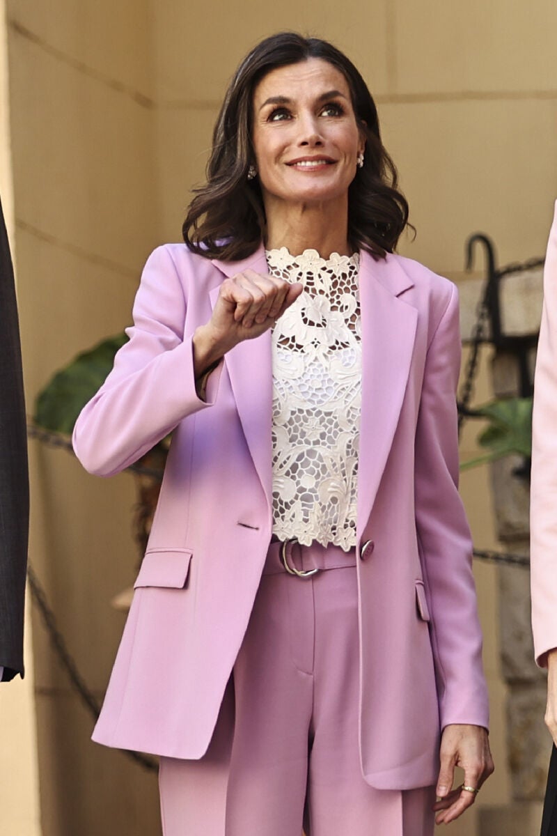 El look de la Reina Letizia en Gandía.