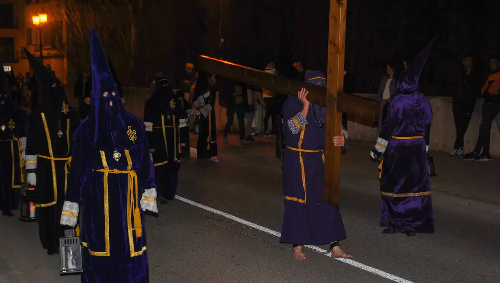 Procesión de los nazarenos por las calles de Peñafiel