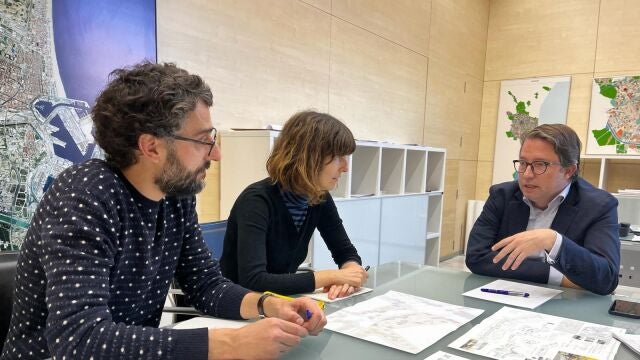 El edil de Urbanismo se ha reunido con miembros de Asicval