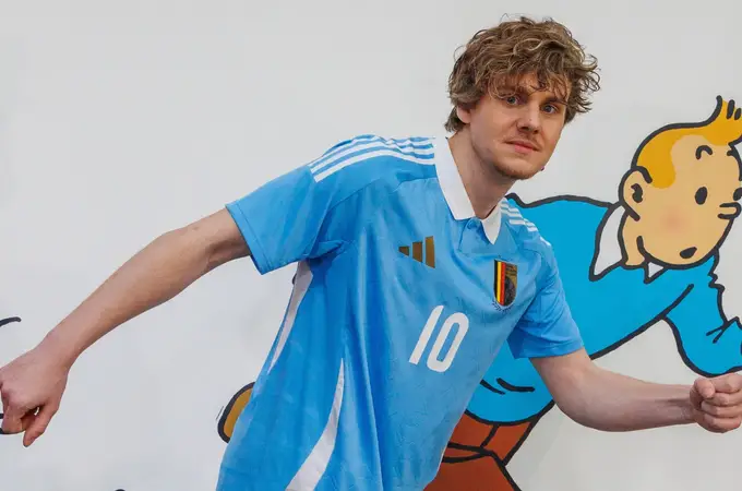 La selección de fútbol de Bélgica presenta sus equipaciones inspiradas en Tintín para la Eurocopa 2024