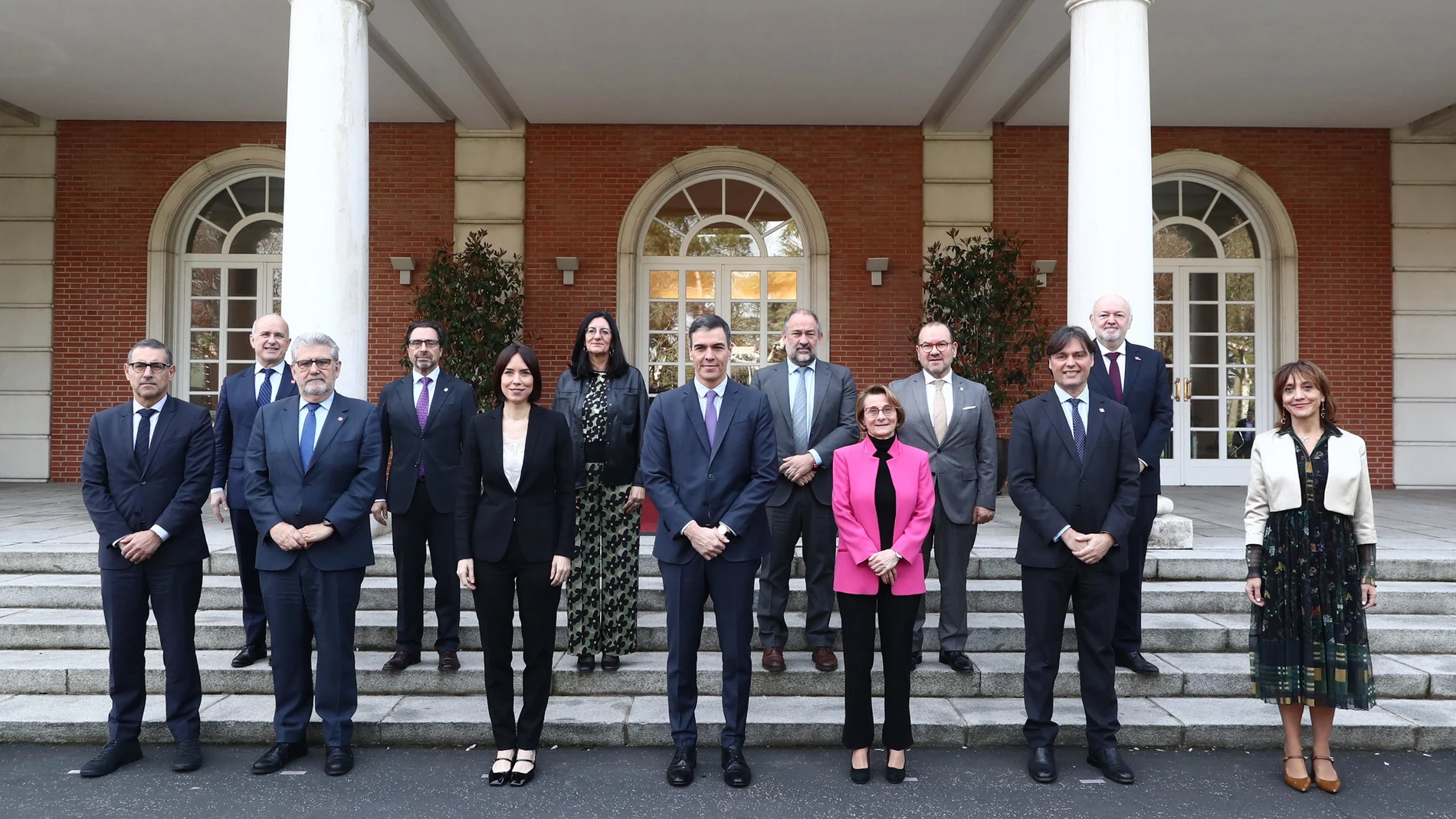 Primera fila: José Luján, José Antonio Mayoral, Diana Morant, Pedro Sánchez, Eva Alcón, Francisco Oliva y Eva Ferreira. Segunda fila: Ricardo Mairal, Joan Guàrdia, María Antonia Peña, Julián Garde, Antonio López y Daniel Crespo MINISTERIO CIENCIA INNOVACIÓN UN 15/03/2024