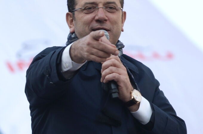 Ekrem Imamoglu, primer alcalde no islamista de Estambul en 25 años