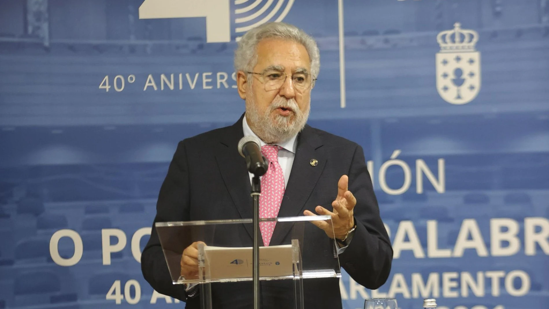 Miguel Santalices continuará como presidente del Parlamento. 