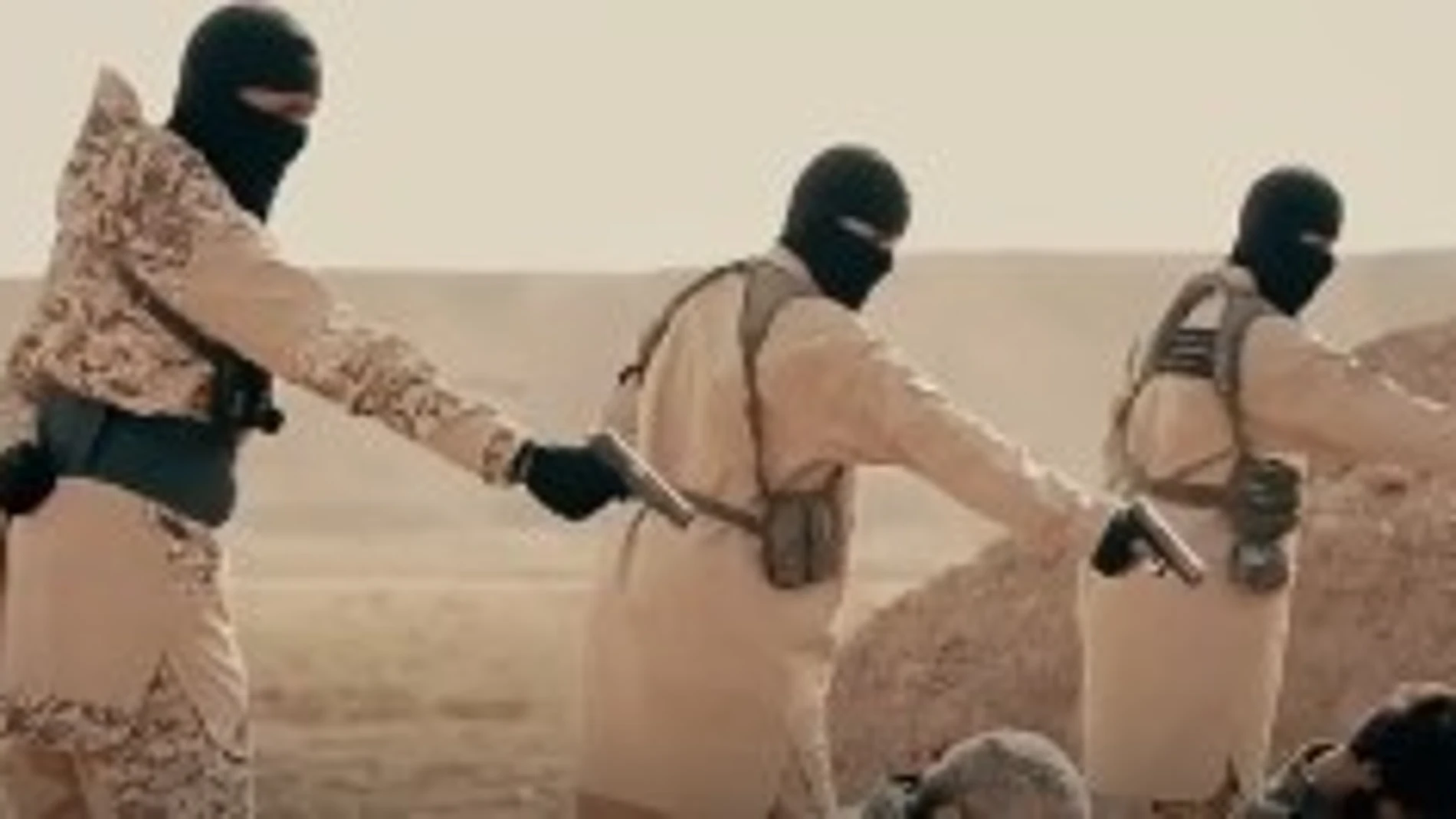 Captura del vídeo del asesinato de tres personas después de obligarlas a cavar sus tumbas