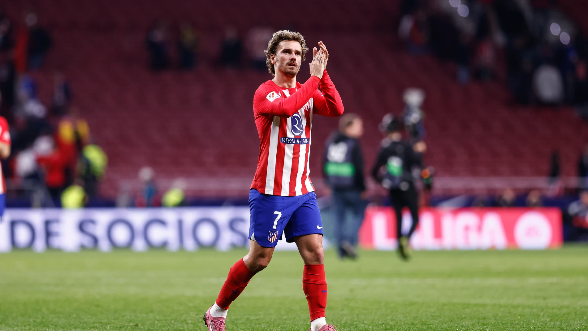 Antoine Griezmann of Atletico de Madrid saludates to the fans during the Spanish League, LaLiga EA Sports, football match played between Atletico de Madrid and FC Barcelona at Civitas Metropolitano stadium on March 17, 2024, in Madrid, Spain.AFP7 17/03/2024 ONLY FOR USE IN SPAIN
