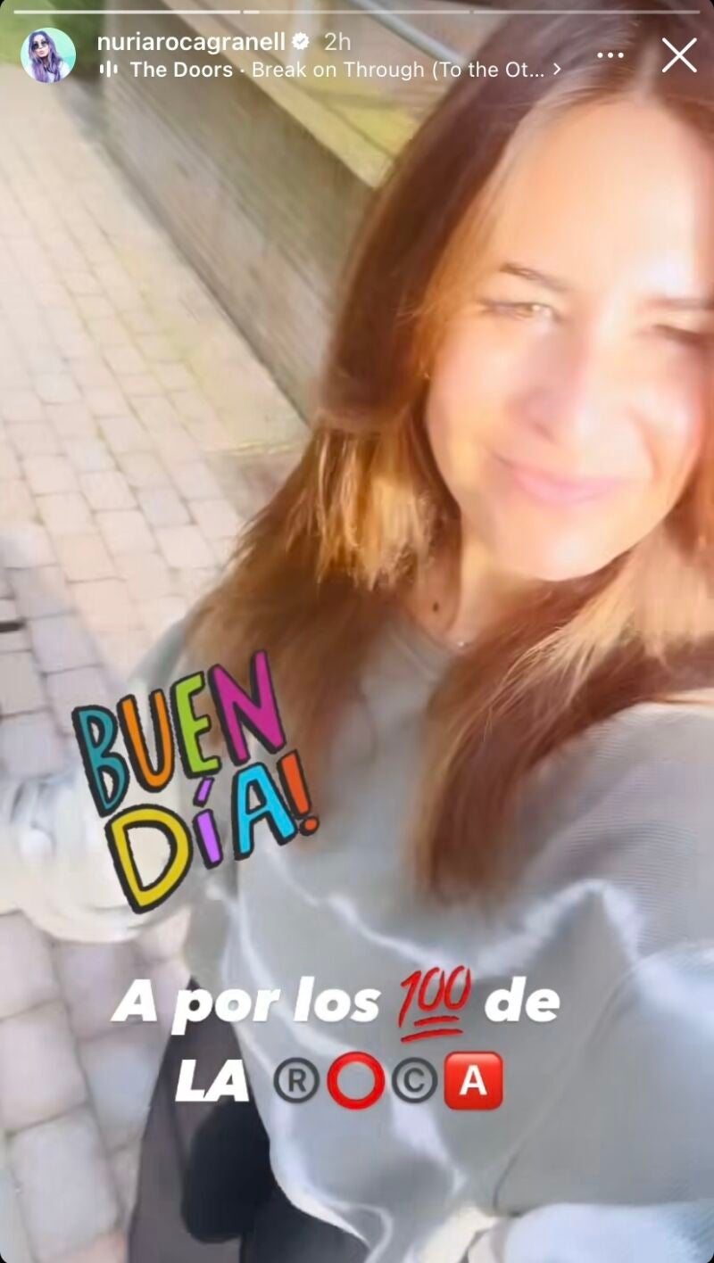 Nuria Roca con sudadera tie dye.