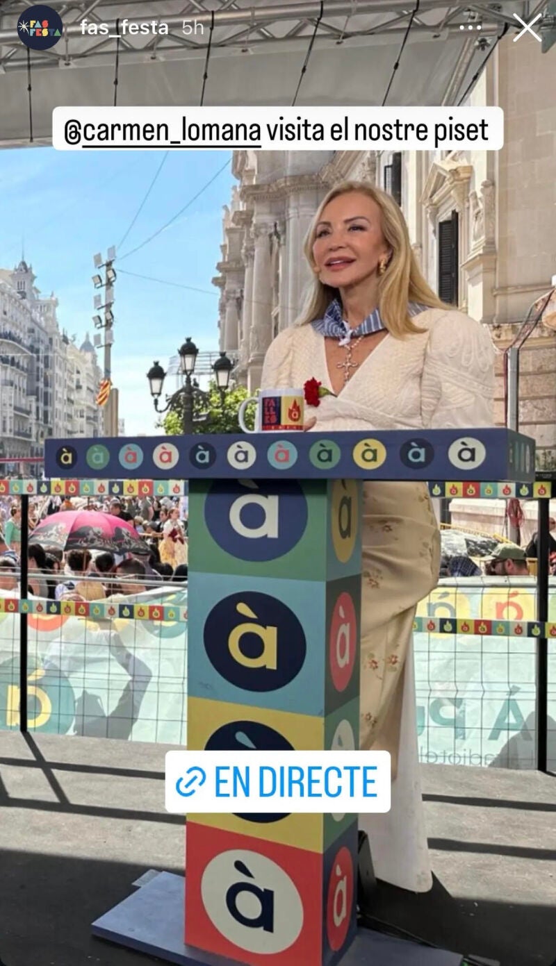 Carmen Lomana muy elegante en las fallas. 