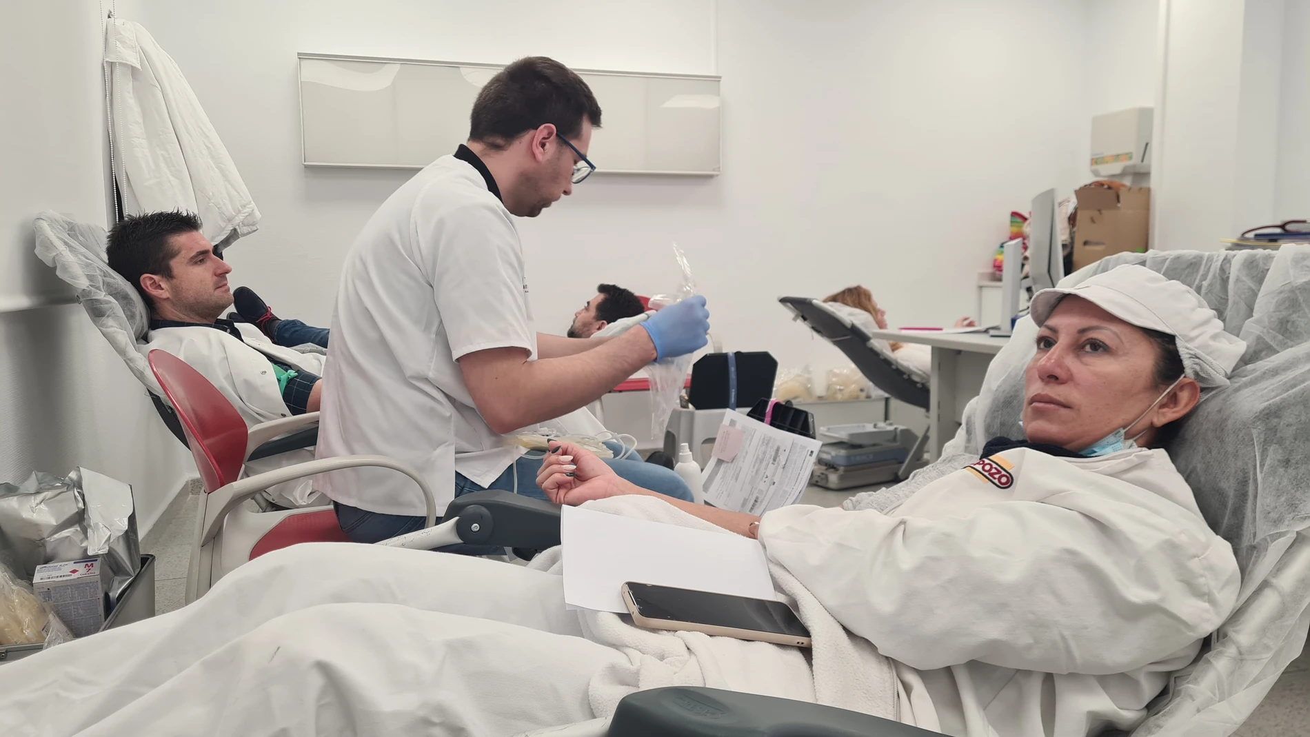 Un equipo se sanitarios se ha desplazado a las instalaciones de la empresa en Alhama de Murcia