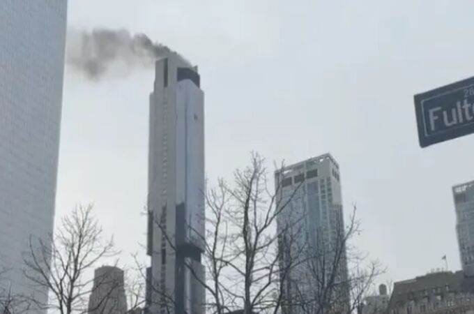 El incendio registrado este miércoles en uno de los rascacielos del World Trade Center de Nueva York