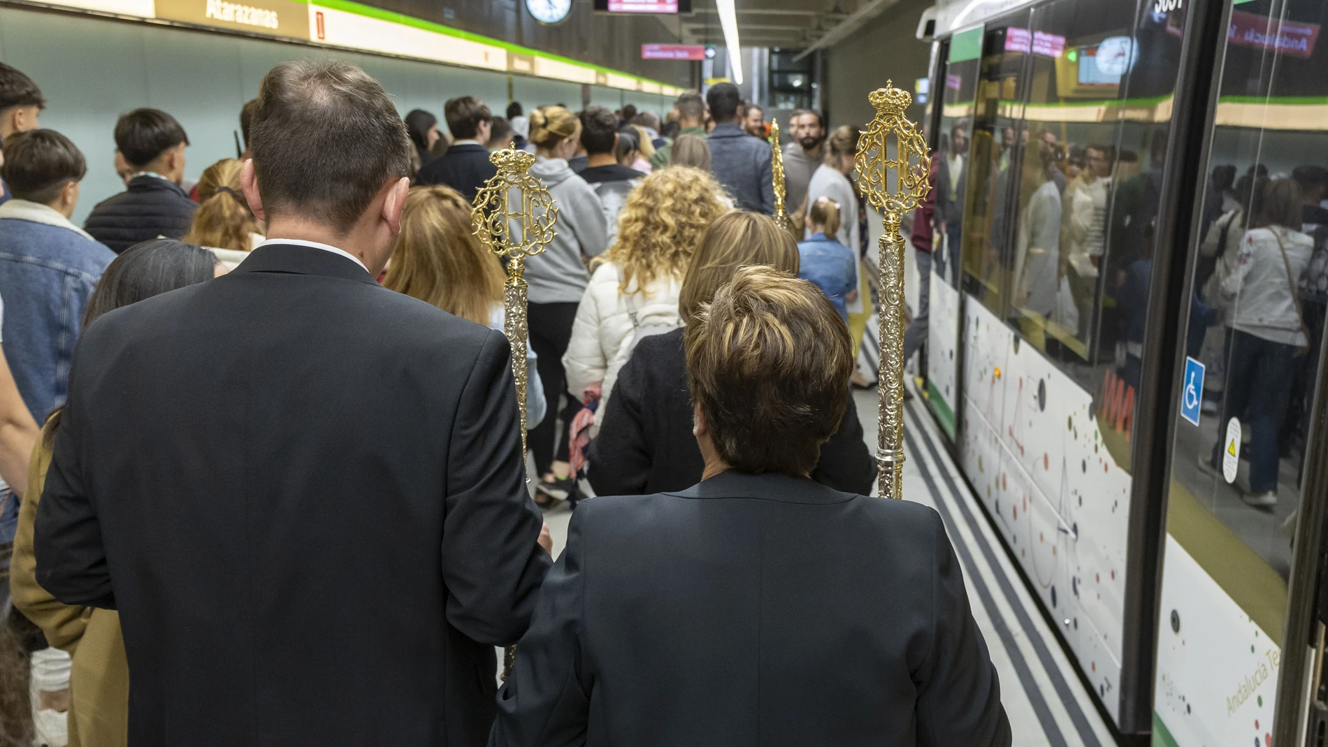 El metro ofrecerá servicio ininterrumpido desde el miércoles al Viernes Santo. JUNTA DE ANDALUCÍA 20/03/2024