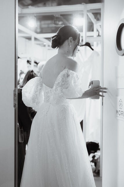 Vestido de novia de tejido floral.