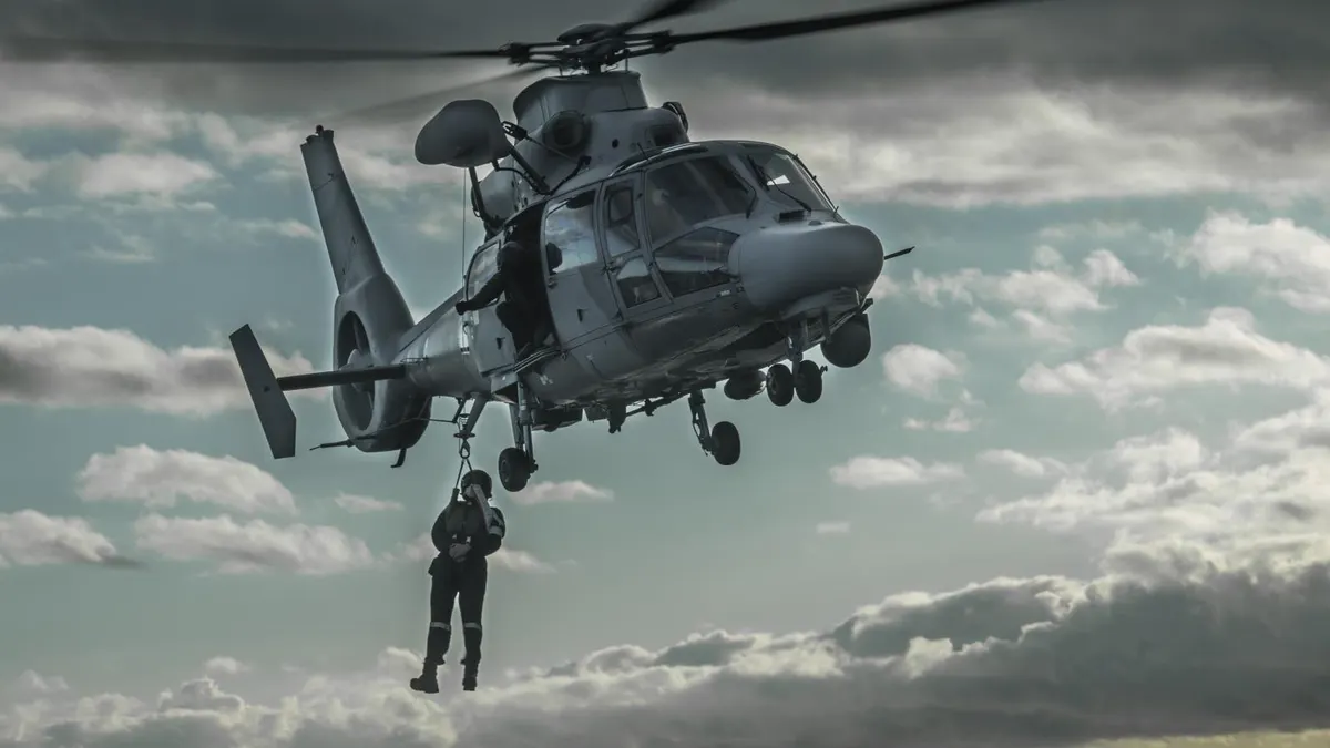 Un helicóptero Panther de la Marina francesa derriba por primera vez un dron de los rebeldes hutíes