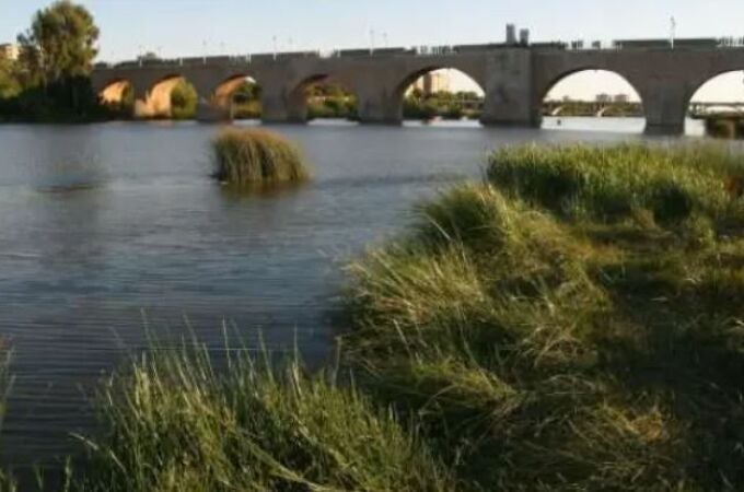 Río Guadiana a su paso por BadajozRío Guadiana a su paso por Badajoz
