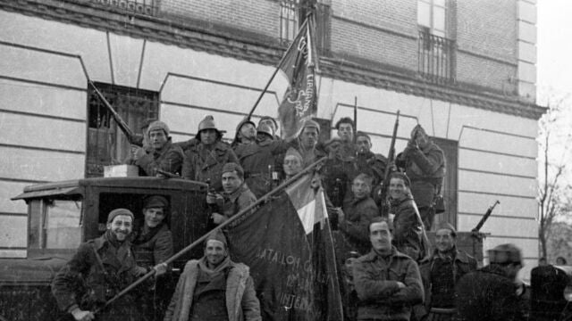Noviembre de 1936. Tropas del 2º Batallón Garibaldi, antes de ir al frente del Cerro de Los Ángeles y de la Ciudad Universitaria