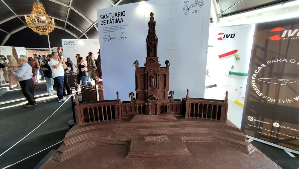 Representación en chocolate del Santuario de Fátima