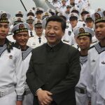 El presidente Xi Jinping con marines de la Armada china