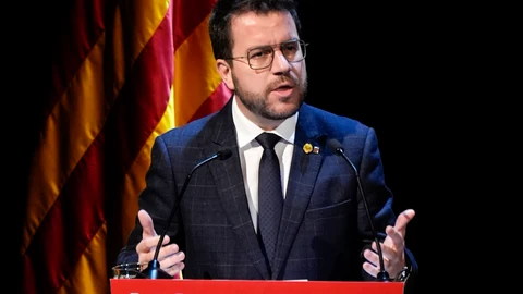 El presidente Pere Aragonès durante el acto al cuerpo de los bomberos