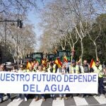 Agricultores se maniiestan por las calles de Valladolid