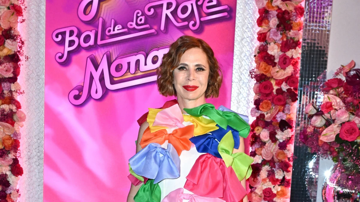 De Ágatha Ruiz de la Prada a Carlota Casiraghi, los mejores looks del Baile de la Rosa inspirados en la fiesta disco 