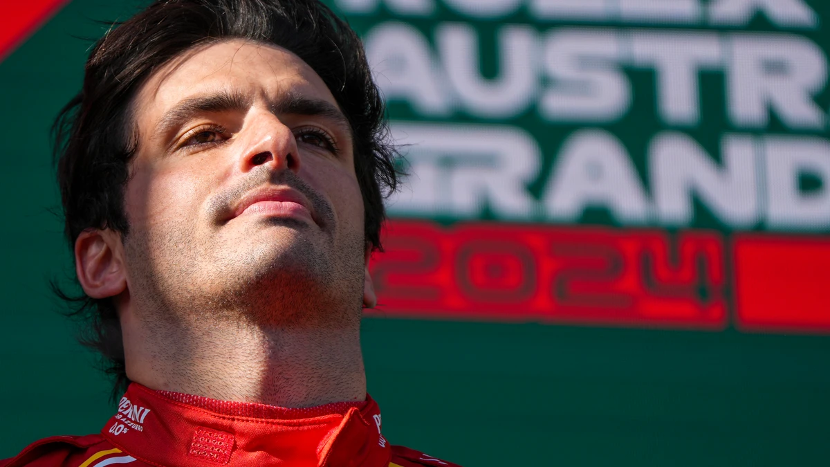 Puñetazo de Sainz en la mesa de Ferrari