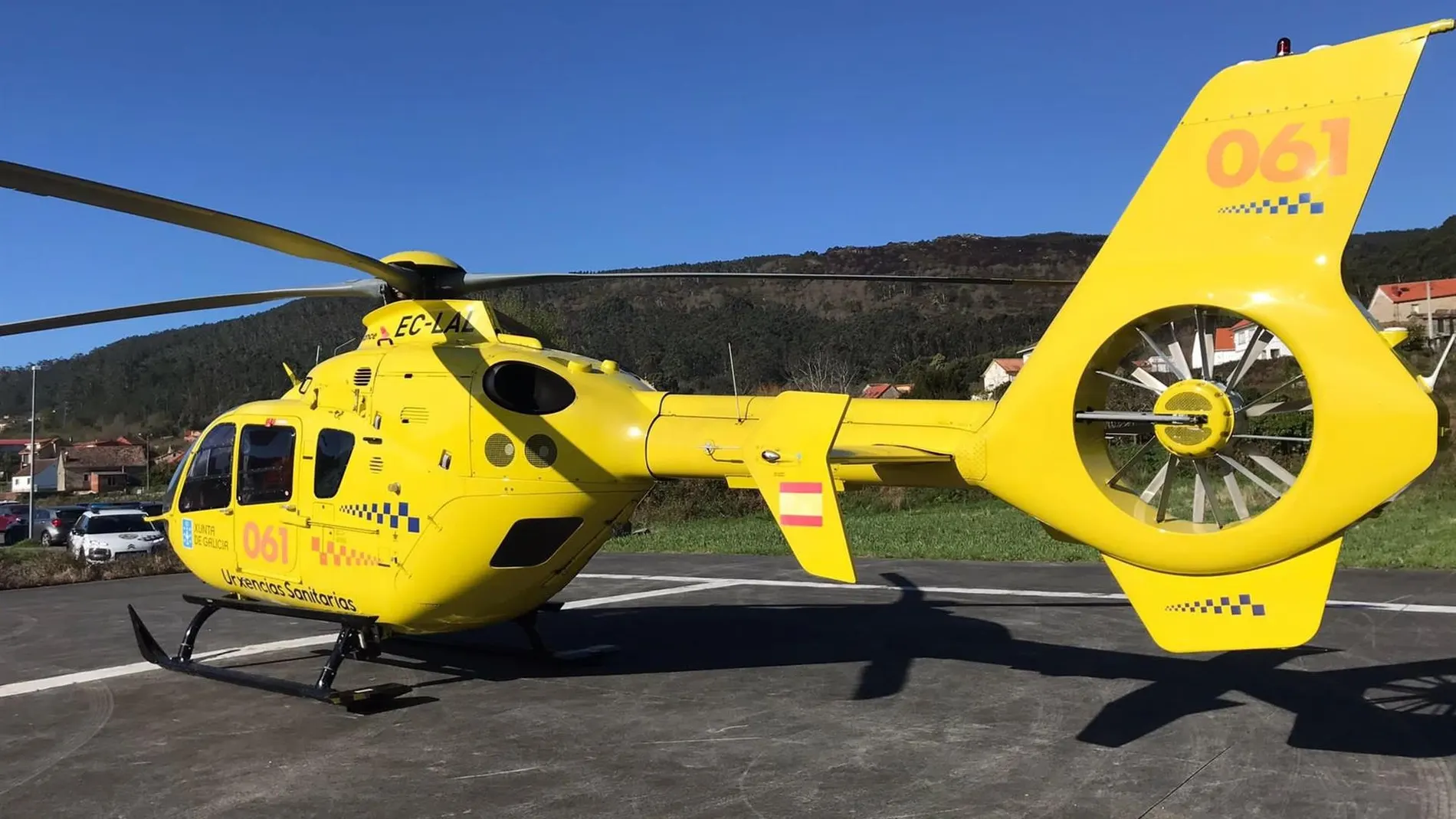El hombre, de 78 años y vecino de Coristanco, fue trasladado en helicóptero medicalizado al Complexo Hospitalario Universitario de A Coruña.