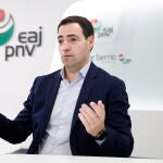Pradales (PNV) pide "respeto" al Gobierno de Sánchez para avanzar en el autogobierno vasco