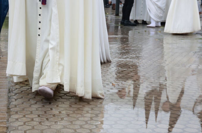 La lluvia impide la salida procesional de la Hdad del Cautivo de San Pablo en Sevilla