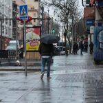 MADRID.-Una masa de aire frío cambia este lunes bruscamente el tiempo en la Península