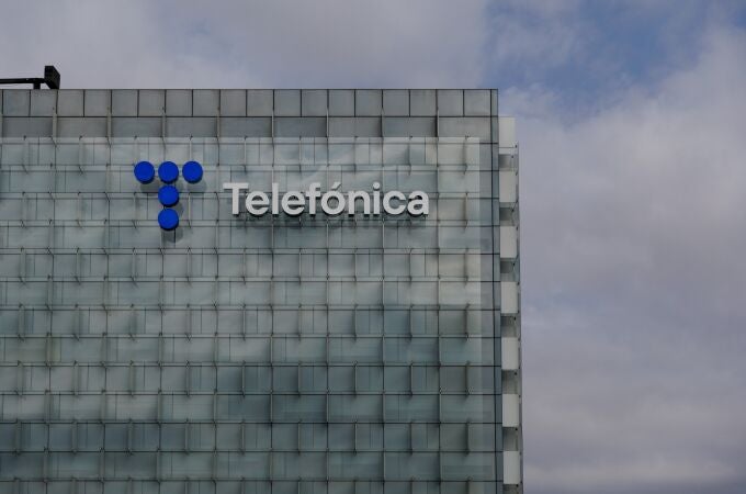 Exterior de la sede de Telefónica, en el ensanche de Las Tablas, en el distrito de Fuencarral-El Pardo, en Madrid.