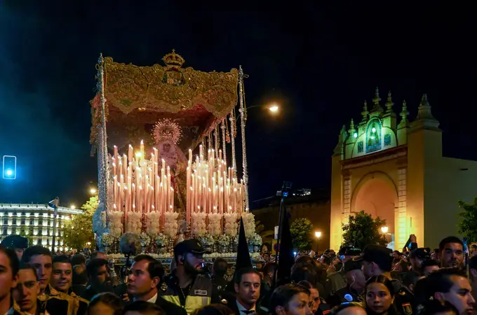 Madrugada en Sevilla: horario y recorrido de las cofradías
