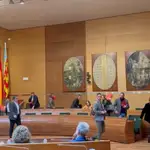 Diputados socialistas abandonan el pleno de la Diputación después de que Vox calificara de criminal al PSOE 