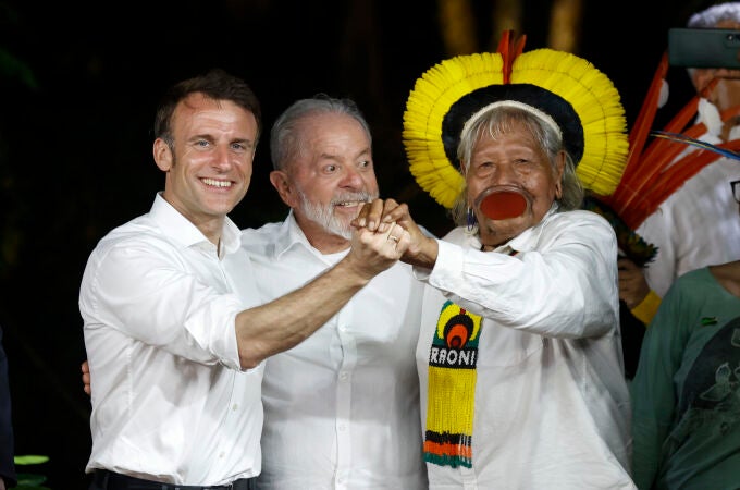 Macron se compromete con las causas de los pueblos indígenas brasileños