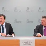 Los consejeros Luis Miguel González Gago y Carlos Fernández Carriedo explican los acuerdos del Consejo de Gobierno