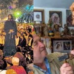 El "Cristo de los Futbolistas" junto a su autor, el imaginero sevillano Luis Álvarez Duarte