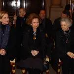 La Reina Sofía y la Infanta Cristina en la procesión del Cristo de los Alabarderos.