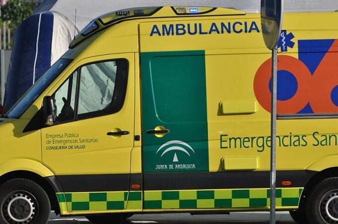 Dos fallecidos al volcar un camión cargado de cebollas en el tramo de la A-92G de Santa Fe