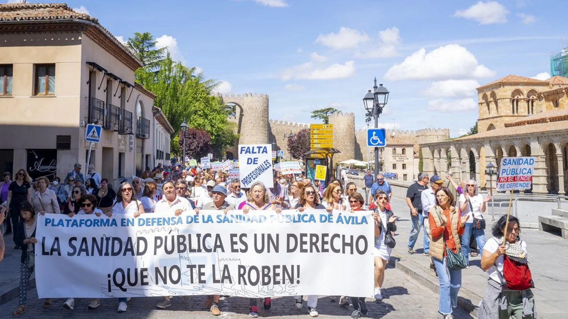 Protesta sanitaria por las calles de Ávila durante el pasado año