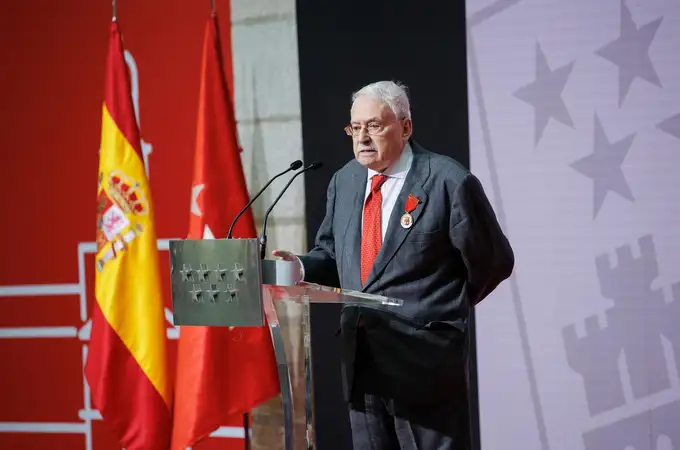 Leguina aconseja a Lobato que se aleje de sectarismos y califica al PSOE de partido 