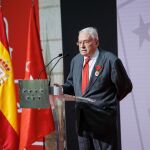 Leguina se aleja de un "desfasado" PSOE 