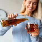 ¿Beber té de kombucha puede ayudar a reducir la grasa imitando el ayuno?