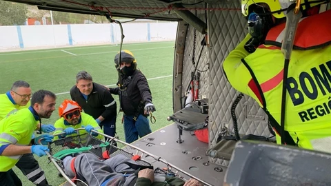 El hombre ha caído al río Segura desde una altura de 20 metros