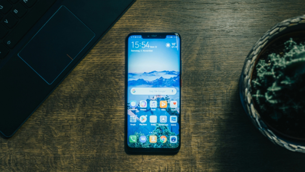 El truco para dividir la pantalla y usar dos aplicaciones a la vez en un móvil Android El truco para dividir la pantalla y usar dos aplicaciones a la vez en un móvil Android